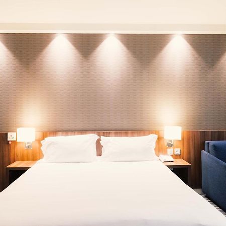 Holiday Inn Express Lille Centre By Ihg Exterior photo