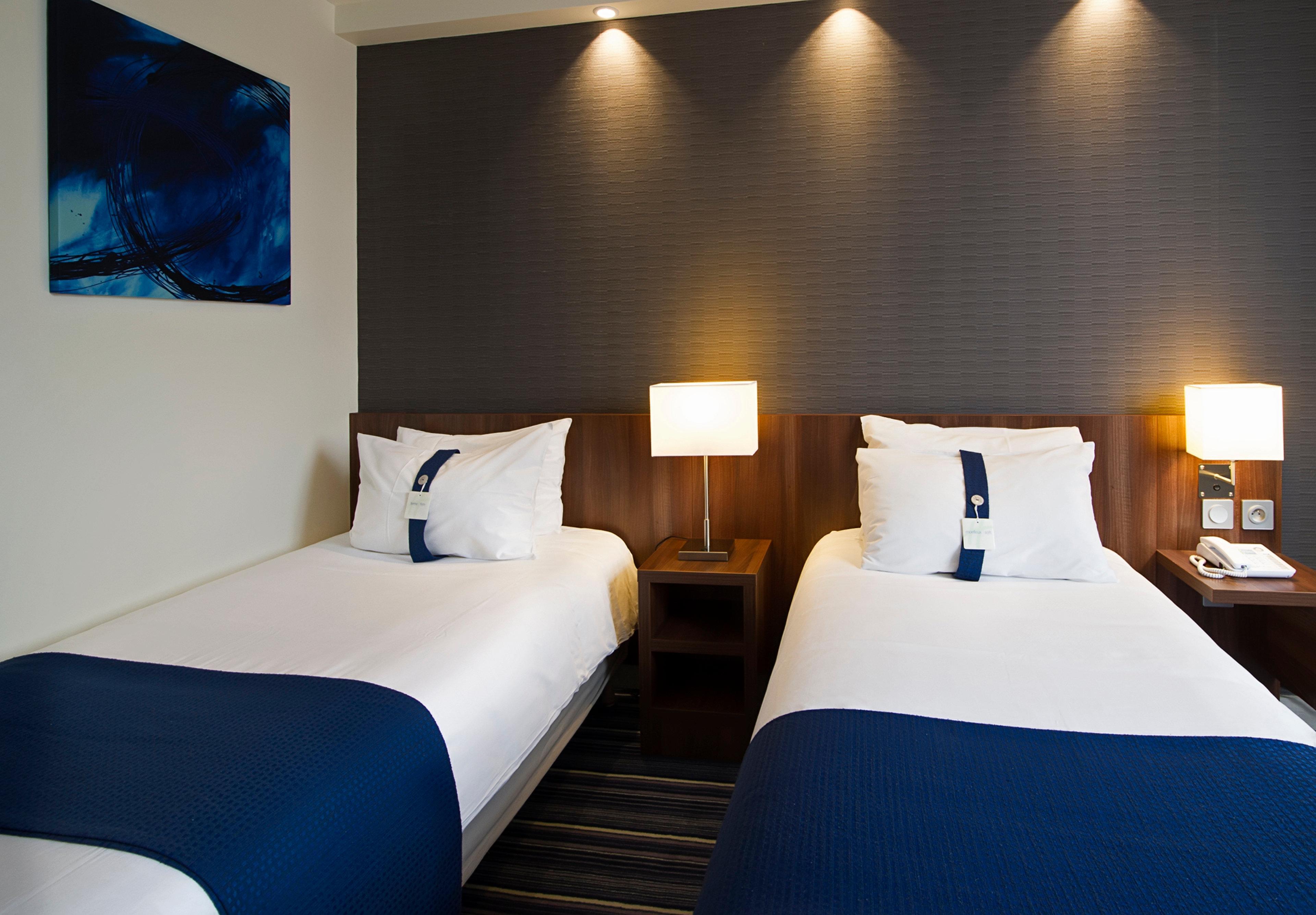 Holiday Inn Express Lille Centre By Ihg Exterior photo