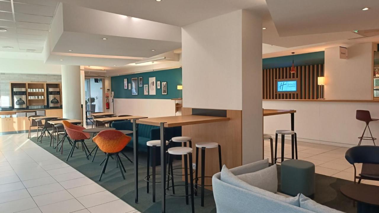 Holiday Inn Express Lille Centre By Ihg Exterior photo