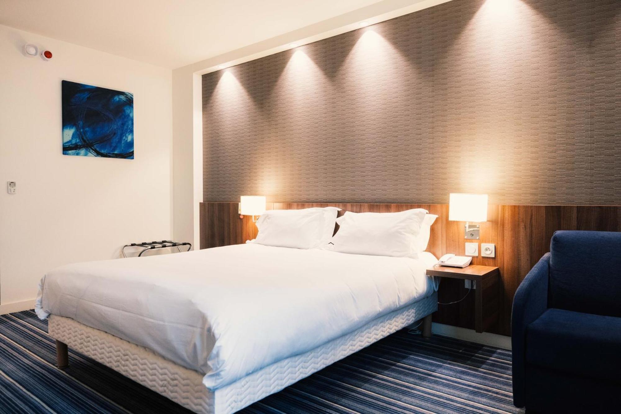 Holiday Inn Express Lille Centre By Ihg Exterior photo