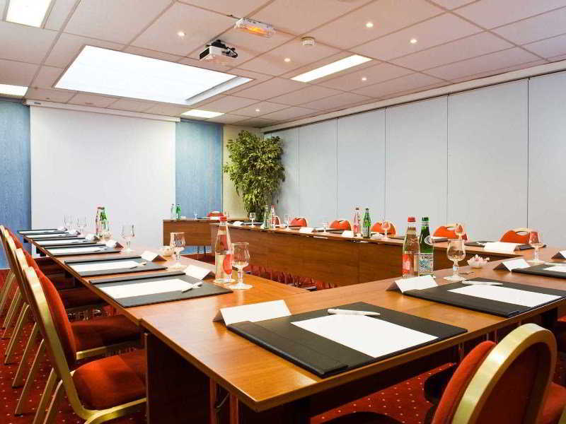 Holiday Inn Express Lille Centre By Ihg Exterior photo