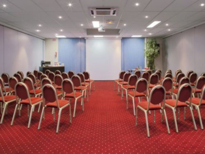 Holiday Inn Express Lille Centre By Ihg Exterior photo