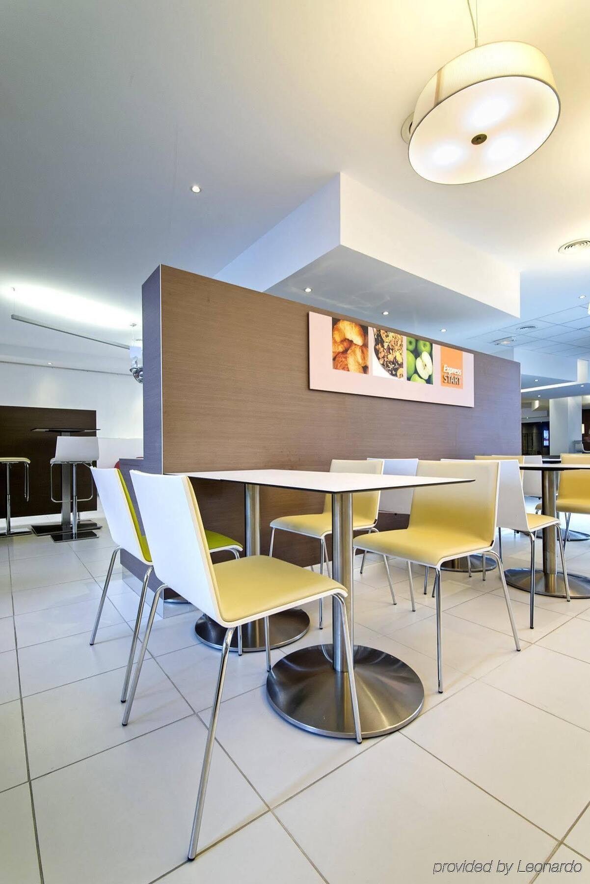 Holiday Inn Express Lille Centre By Ihg Exterior photo